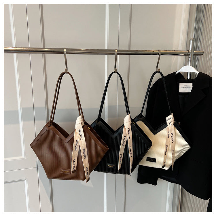 PU Women's Bags Fashion Ladies Designer Luxury Women Shoulder Handbag Large Capacity Heart-shaped Tote Bag Bolsos De Mujer 2025