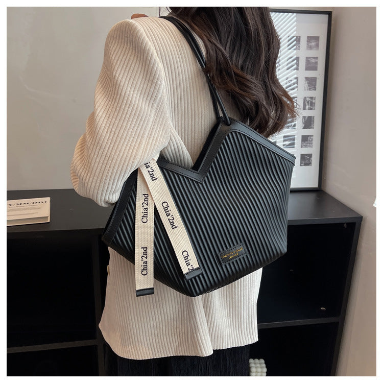 PU Women's Bags Fashion Ladies Designer Luxury Women Shoulder Handbag Large Capacity Heart-shaped Tote Bag Bolsos De Mujer 2025