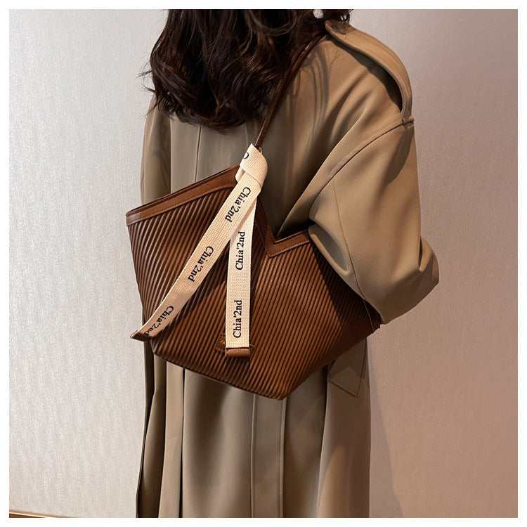 PU Women's Bags Fashion Ladies Designer Luxury Women Shoulder Handbag Large Capacity Heart-shaped Tote Bag Bolsos De Mujer 2025