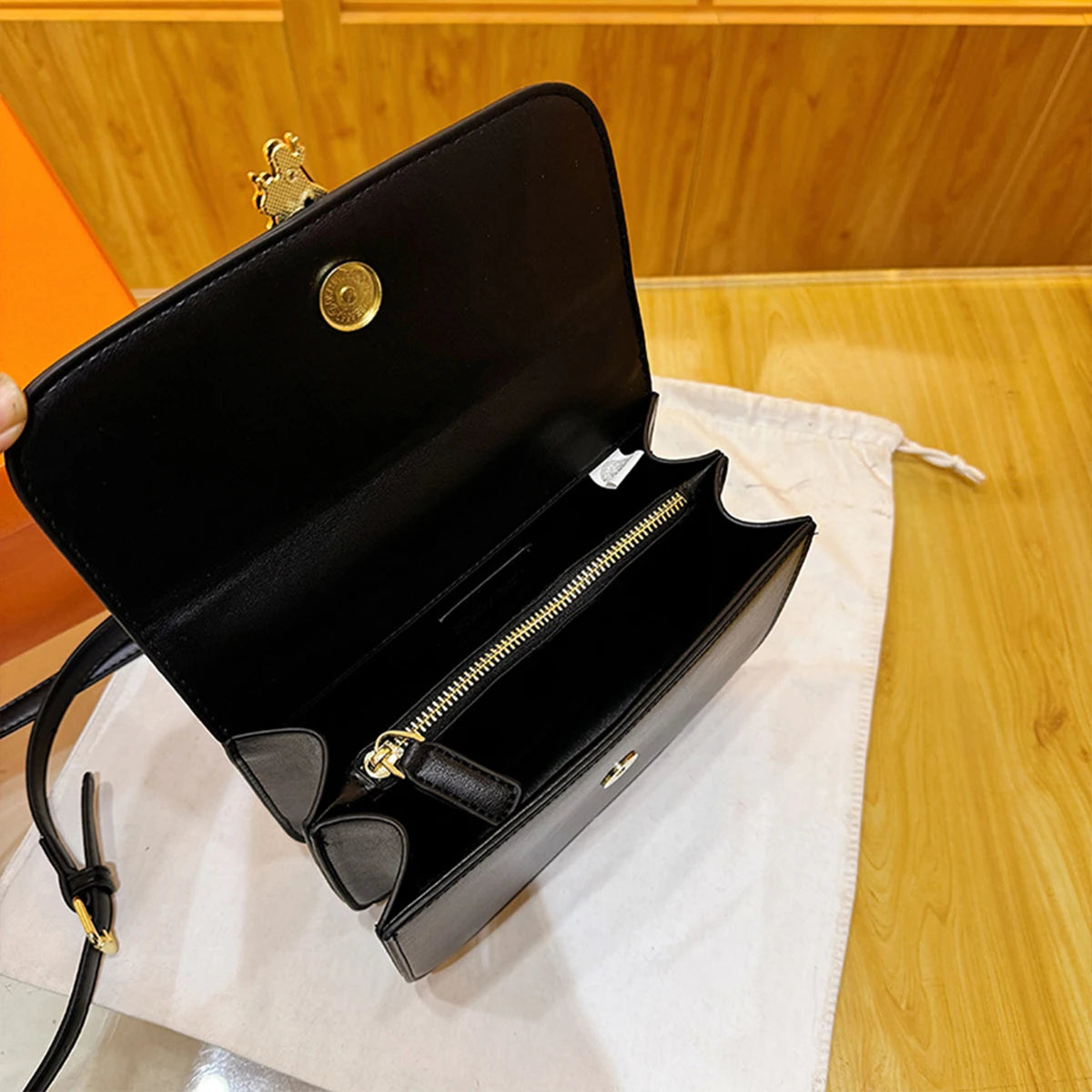 Women's Fashion Crossbody Bag PU V-Logo Flap Purse Large Capacity Magnetic Closure Adjustable Strap Waterproof for Daily Use