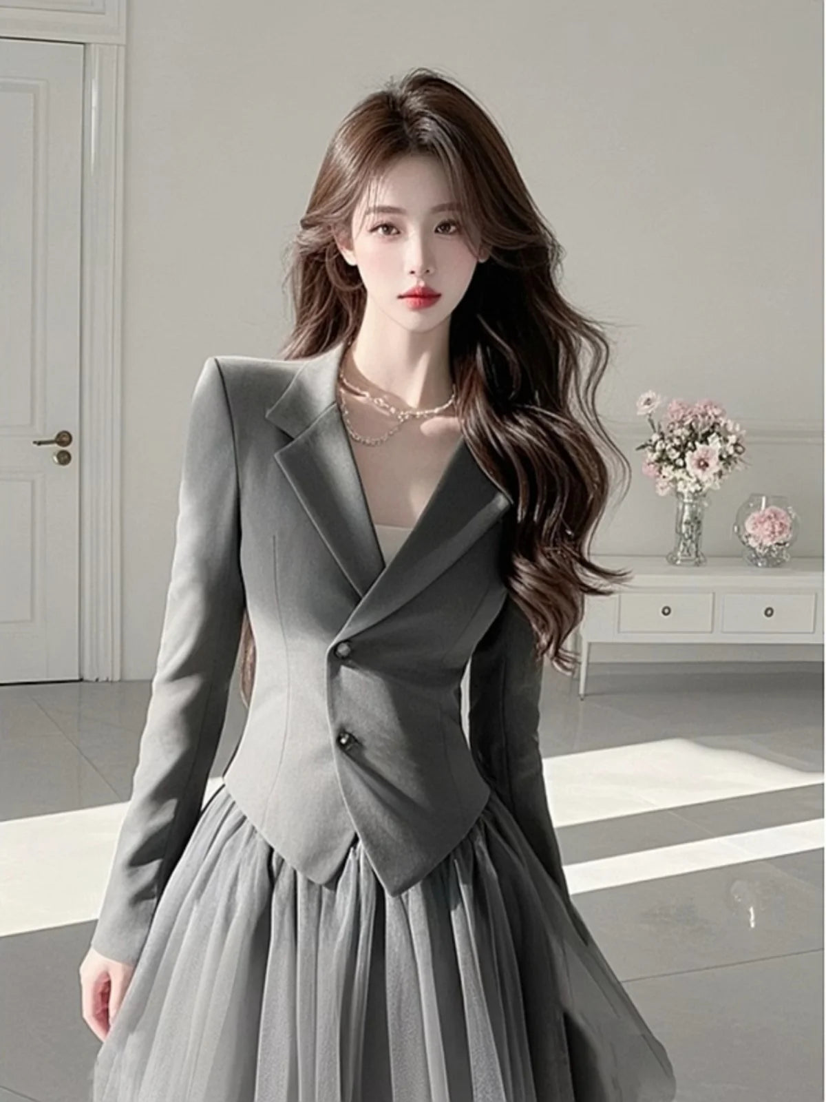 2025 spring super beautiful unique beautiful high-end temperament small fragrance style gray top mesh skirt Two-piece set