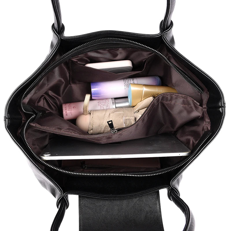 The new tote bag is a soft leather women's bag with a European and American style, featuring a simple design and large capacity