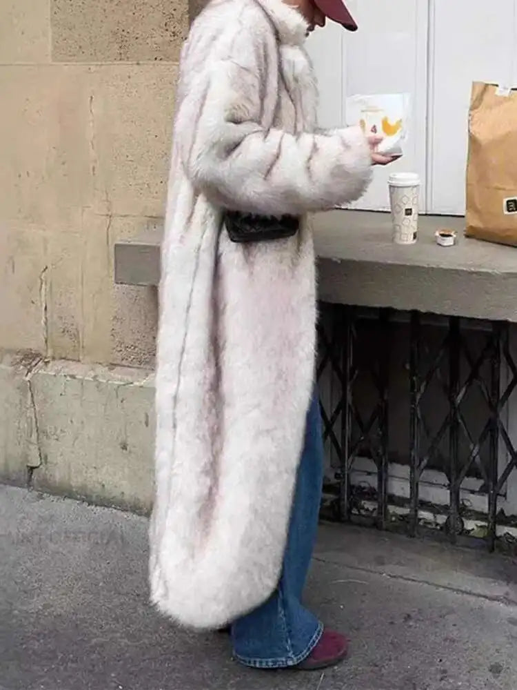 UCXQ Tide Faux Fur Coat European Style Street All Match Lapel Temperament Elegant Long Outerwear Women 2025 Autumn Winter 3C2587