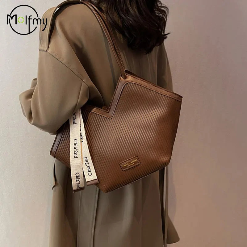 PU Women's Bags Fashion Ladies Designer Luxury Women Shoulder Handbag Large Capacity Heart-shaped Tote Bag Bolsos De Mujer 2025