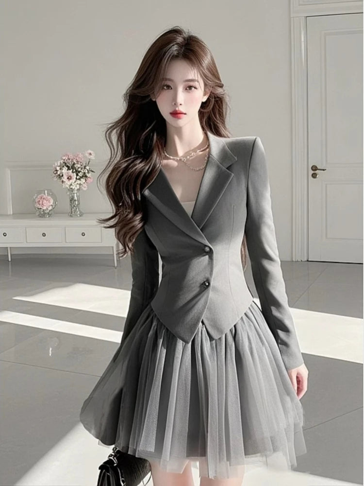 2025 spring super beautiful unique beautiful high-end temperament small fragrance style gray top mesh skirt Two-piece set