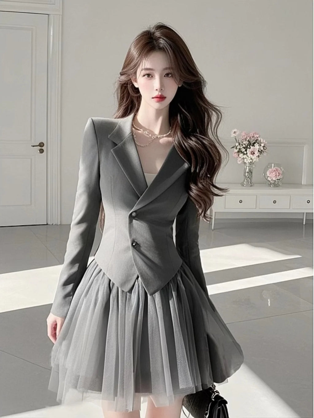2025 spring super beautiful unique beautiful high-end temperament small fragrance style gray top mesh skirt Two-piece set