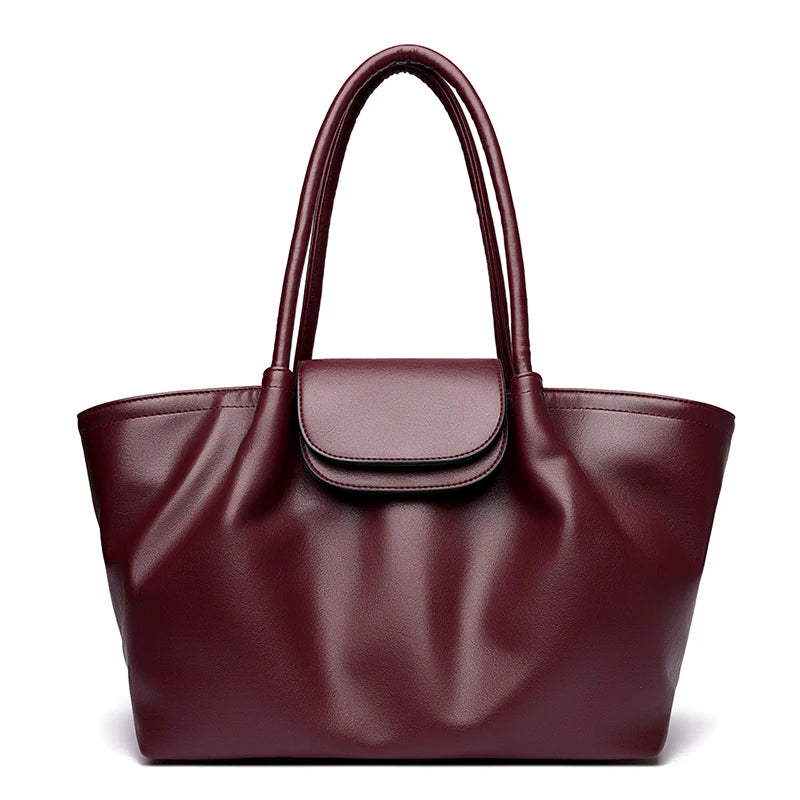 The new tote bag is a soft leather women's bag with a European and American style, featuring a simple design and large capacity