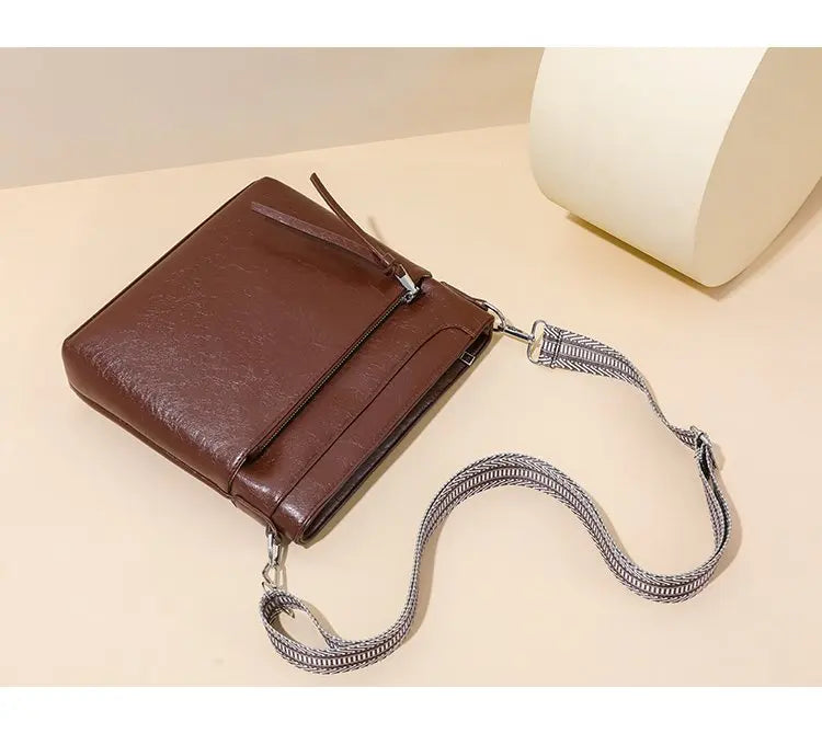 Women's Fashionable Tote Bag Made Of Fine Leather Featuring Magnetic Closure And Spacious Interior For Office Work Days