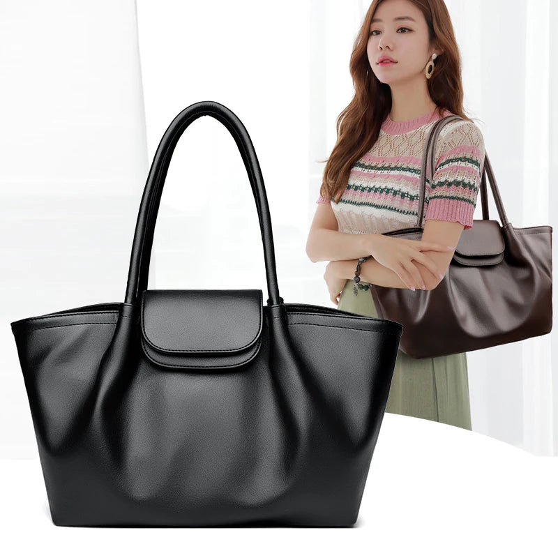 The new tote bag is a soft leather women's bag with a European and American style, featuring a simple design and large capacity